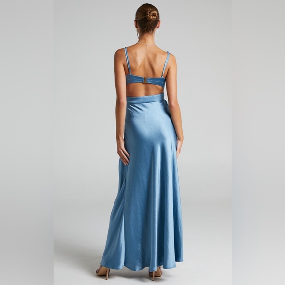 SHOWPO - PRECIOUS MAXI DRESS - PLUNGE CUT OUT DOUBLE SPLIT DRESS IN STEEL BLUE - Picture 4 of 12